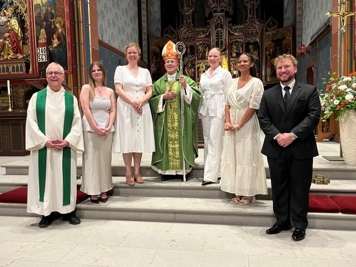 PP_2026-Erwachsenentaufe-Firmung_Gruppenbild.jpg